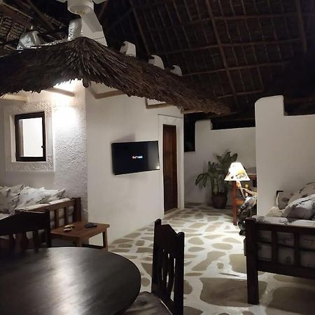 Twiga House Resort Piscina ☆☆☆☆☆ Pearl Beach Watamu Εξωτερικό φωτογραφία
